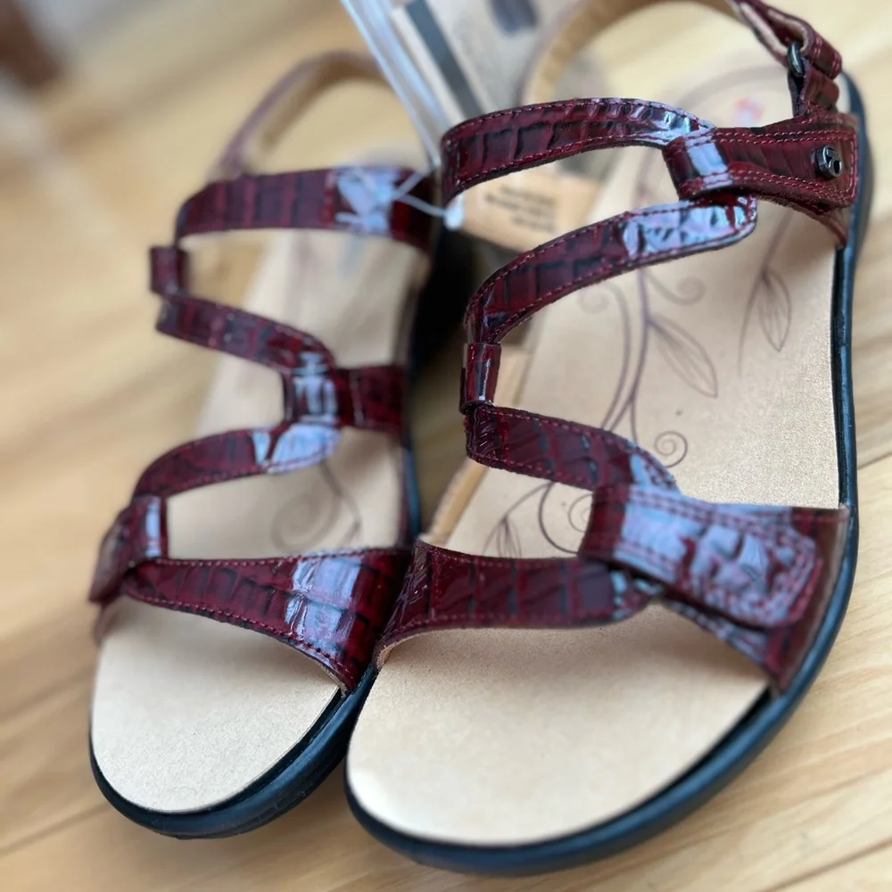 NWT Revere 3-Strap Classic Leather Orthotic Sandals in Miami Red Croc - Picture 11 of 12